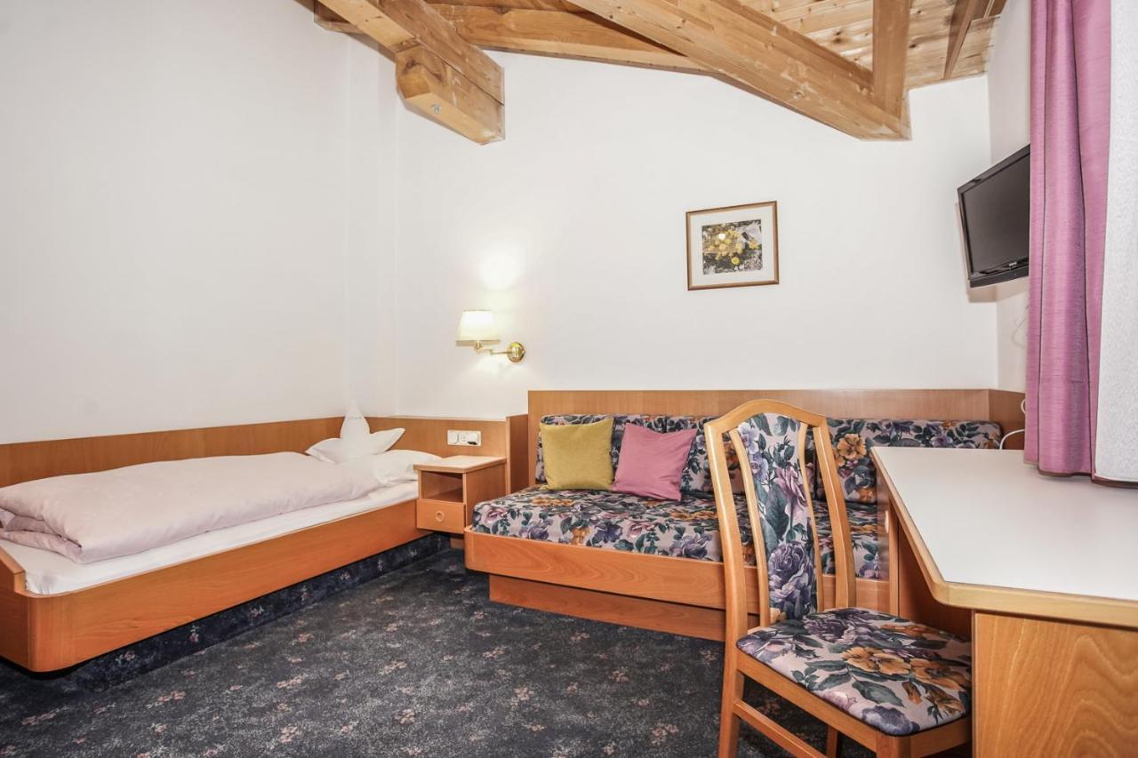 Hotel Waldheim Natz-Schabs Exteriör bild